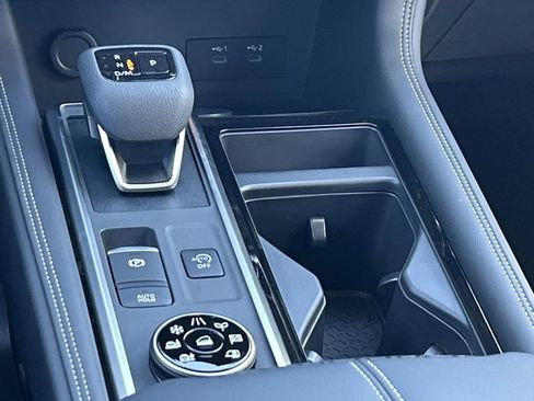 New 2026 Nissan Pathfinder Platinum w/ Lighting Package AWD/4WD image 26