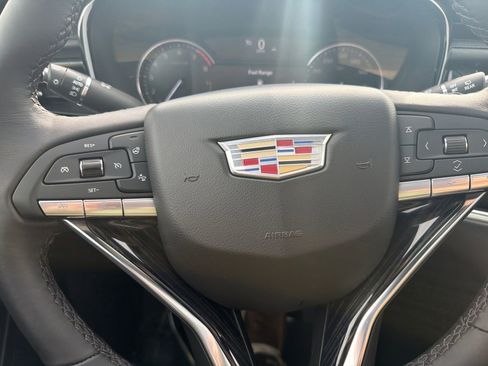 Used 2022 Cadillac XT6 Premium Luxury AWD/4WD image 15