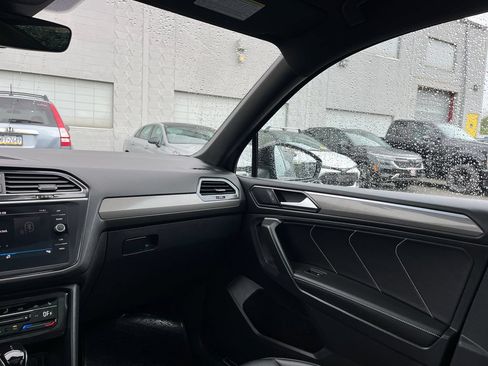 Used 2024 Volkswagen Tiguan SE R-Line AWD/4WD image 24