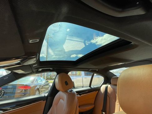 Used 2019 BMW 530i xDrive xDrive image 18