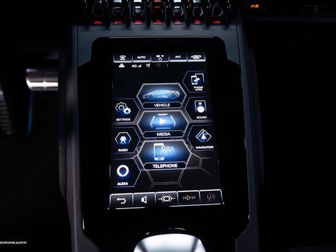 Used 2021 Lamborghini Huracan EVO image 30