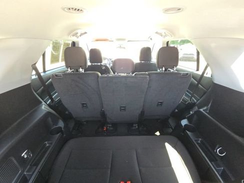 Used 2023 Ford Explorer XLT RWD image 14