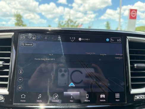 Used 2024 Chrysler Pacifica Limited FWD image 35