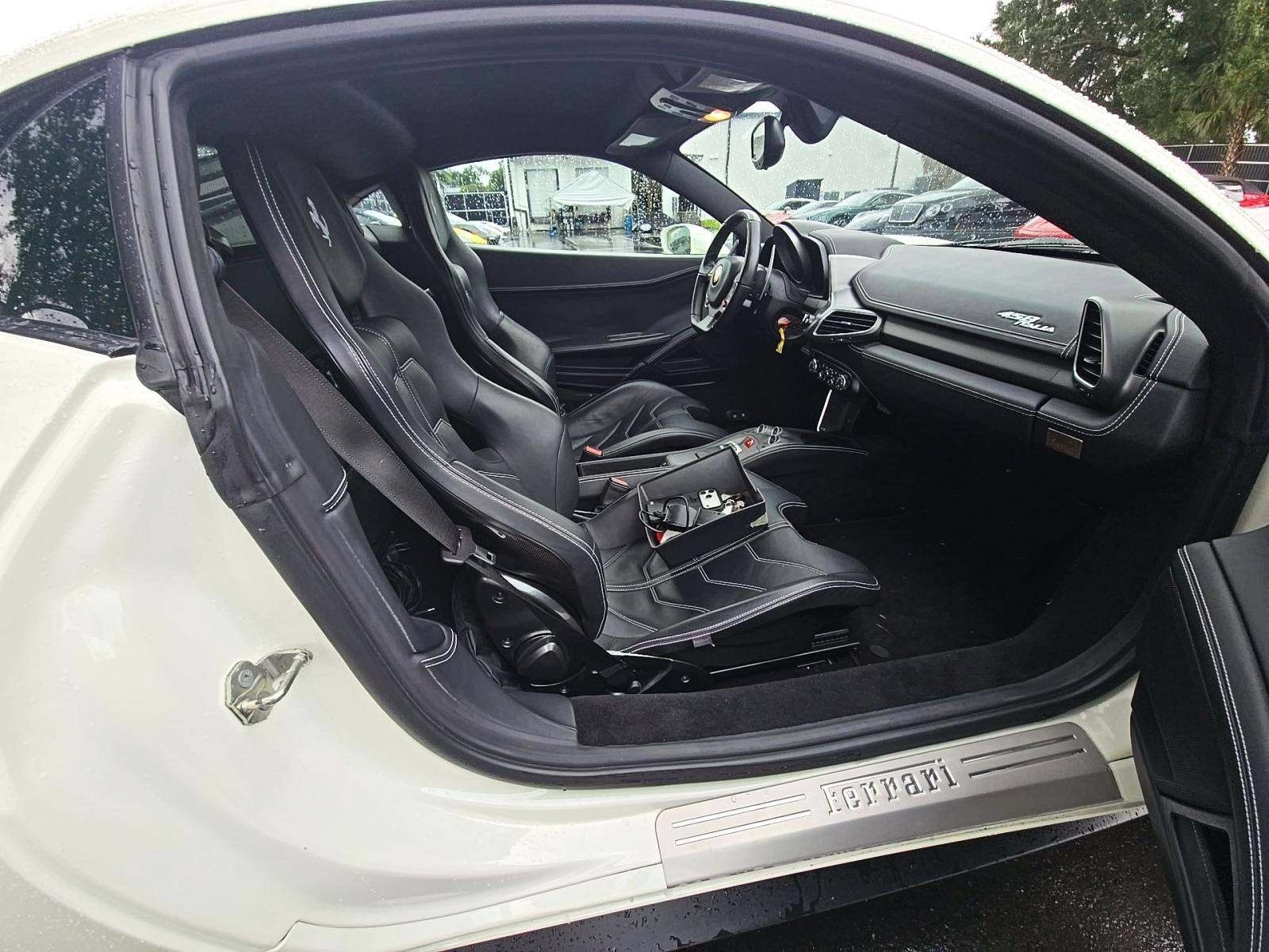 Used 2012 Ferrari 458 Italia Coupe RWD image 7