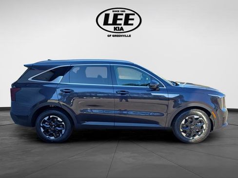 New 2026 Kia Sorento S image 8