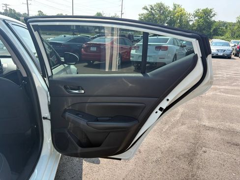Used 2020 Nissan Altima 2.5 S FWD image 28