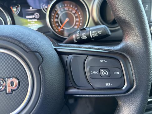 Certified 2018 Jeep Wrangler Sport AWD/4WD image 24