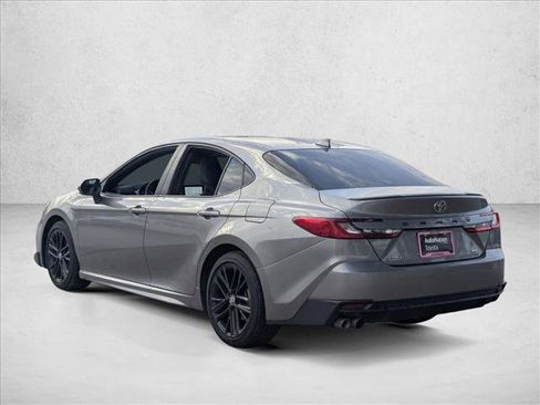 Used 2025 Toyota Camry SE FWD image 7