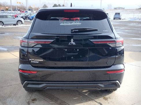 New 2026 Mitsubishi Outlander ES image 17