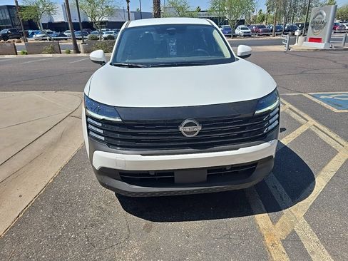 Used 2025 Nissan Kicks SV FWD image 2
