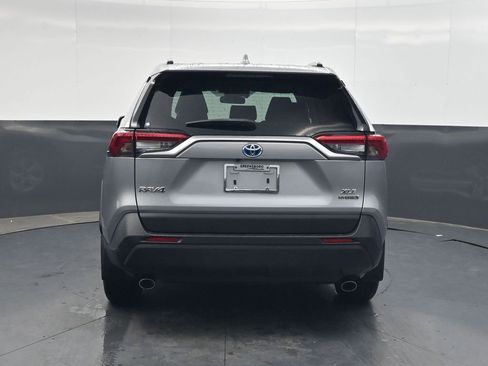 Used 2019 Toyota RAV4 XLE w/ Convenience Package AWD/4WD image 5