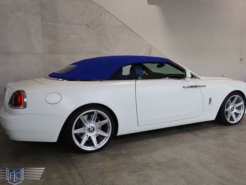 Used 2020 Rolls-Royce Dawn image 54