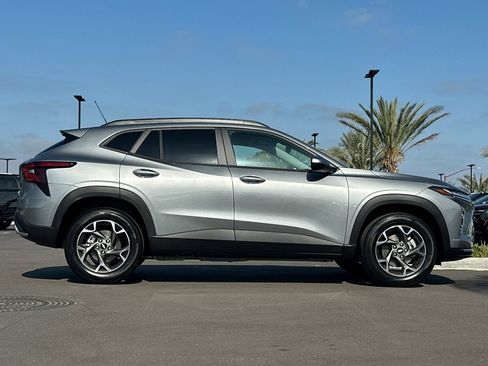New 2026 Chevrolet Trax LT w/ Driver Confidence Package FWD image 3