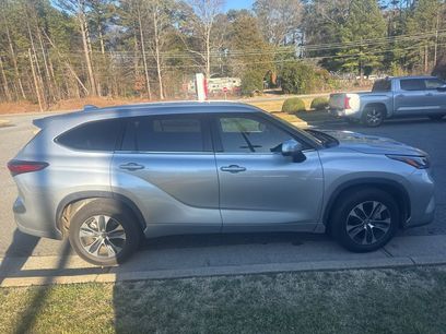 Used 2021 Toyota Highlander XLE