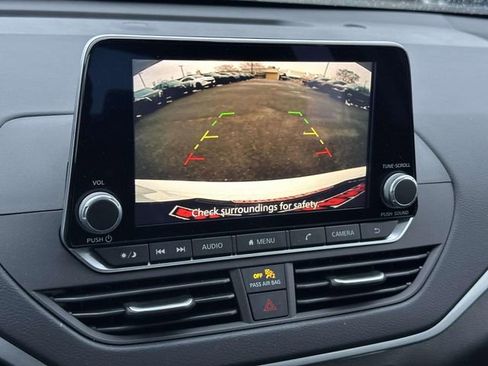 Used 2025 Nissan Altima 2.5 S image 18