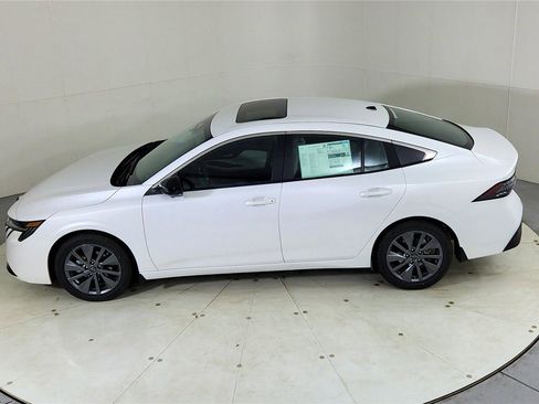 New 2026 Nissan Sentra SL w/ Floor Mat Package image 19