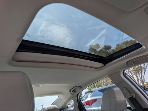 Used 2019 Honda Insight Touring image 3