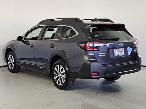 Certified 2025 Subaru Outback Premium image 9
