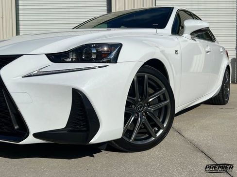 Used 2018 Lexus IS 300 image 19