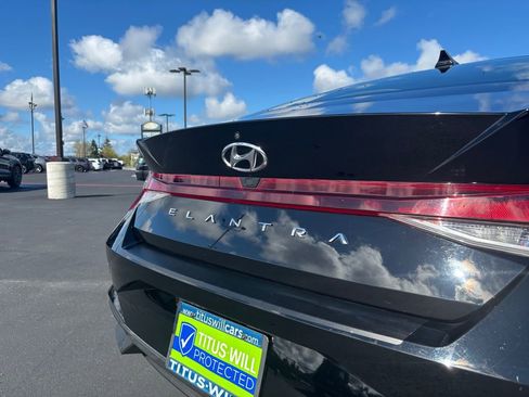Used 2021 Hyundai Elantra SEL w/ Cargo Package FWD image 29