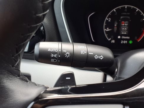 Used 2025 Honda Pilot EX-L image 17
