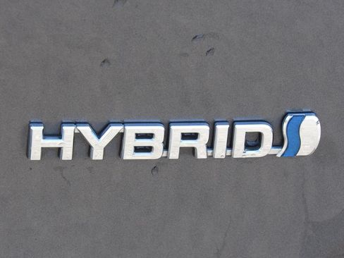 Certified 2018 Toyota RAV4 LE AWD/4WD image 8