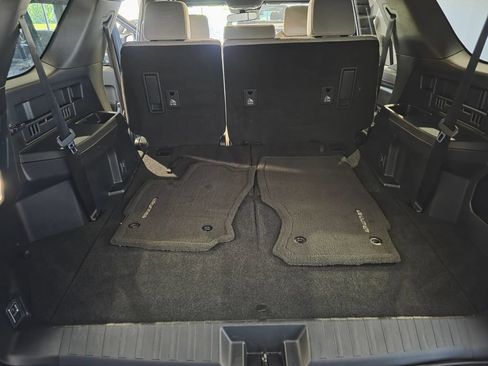 Used 2025 Toyota 4Runner SR5 AWD/4WD image 25