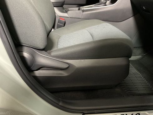Used 2022 Toyota RAV4 XLE w/ Convenience Package AWD/4WD image 39