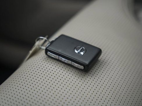 Used 2023 Volvo XC90 B6 Ultimate w/ Protection Package Premier image 45