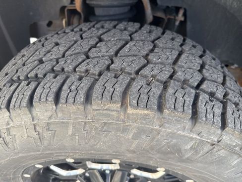 Used 2011 GMC Sierra 1500 SLT w/ Suspension Package, Off-Road image 2