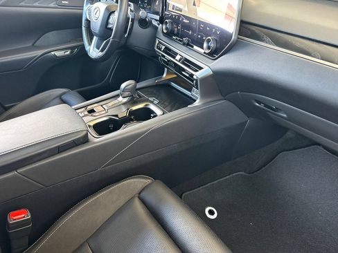 Used 2025 Lexus RX 450h AWD w/ Convenience Package image 13