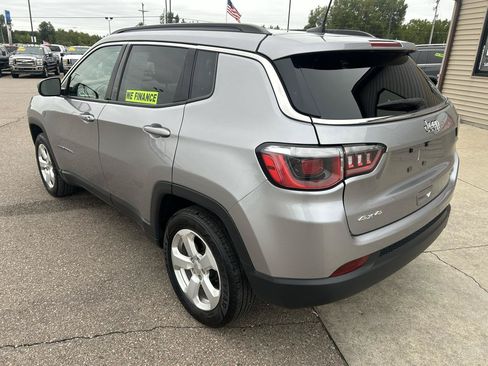 Used 2018 Jeep Compass Latitude w/ Popular Equipment Group AWD/4WD image 7