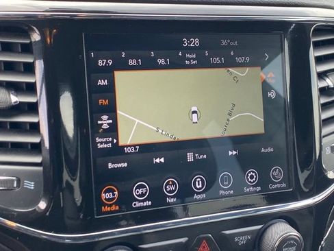 Used 2022 Jeep Grand Cherokee Limited w/ Trailer Tow Group IV AWD/4WD image 10