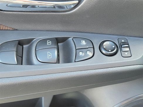 Certified 2023 Nissan Kicks SR image 28