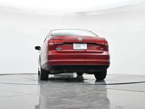 Used 2017 Volkswagen Jetta S image 32
