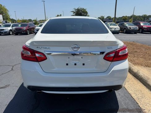 Used 2016 Nissan Altima 2.5 SR FWD image 6
