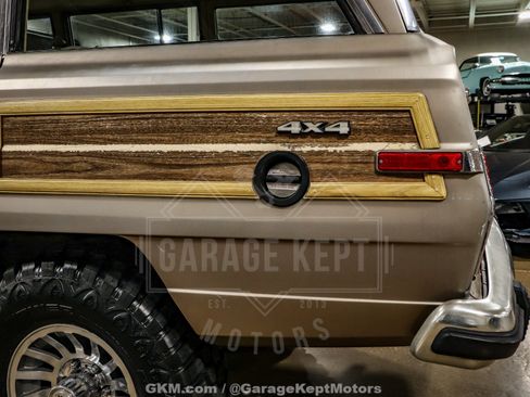 Used 1988 Jeep Grand Wagoneer AWD/4WD image 35