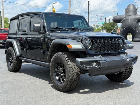 Used 2024 Jeep Wrangler Unlimited Sport AWD/4WD image 2