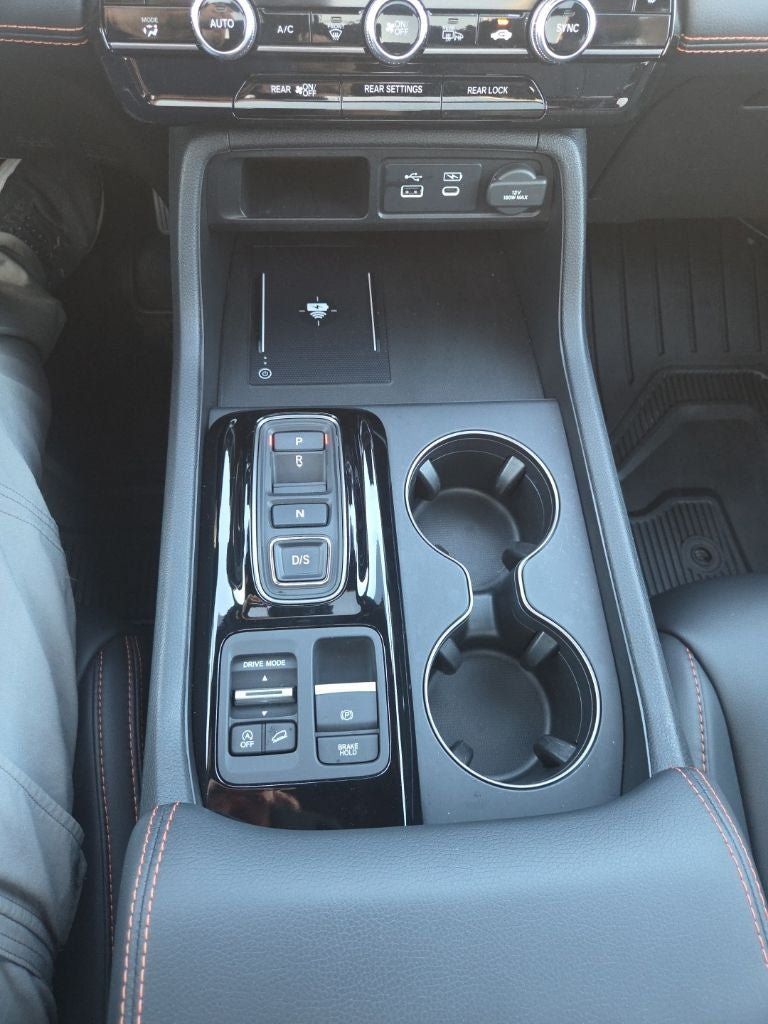 Used 2025 Honda Pilot TrailSport image 20