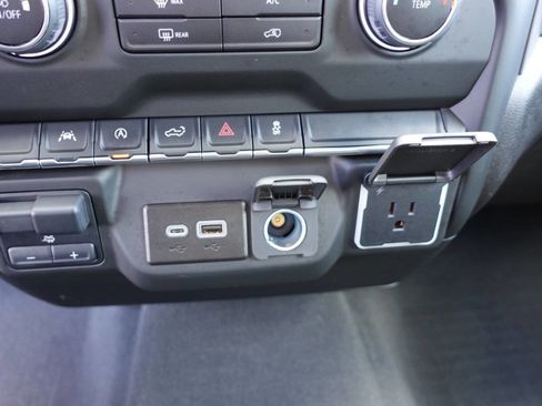 Used 2024 Chevrolet Silverado 1500 Custom image 45