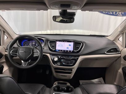 Used 2023 Chrysler Pacifica Touring-L