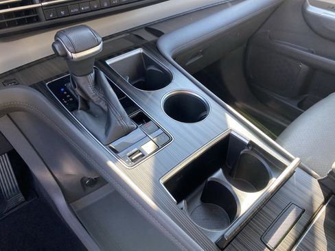 Used 2021 Toyota Sienna Limited image 68