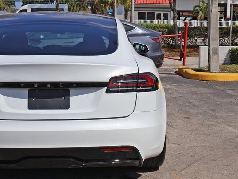 Used 2023 Tesla Model S Standard Range image 17
