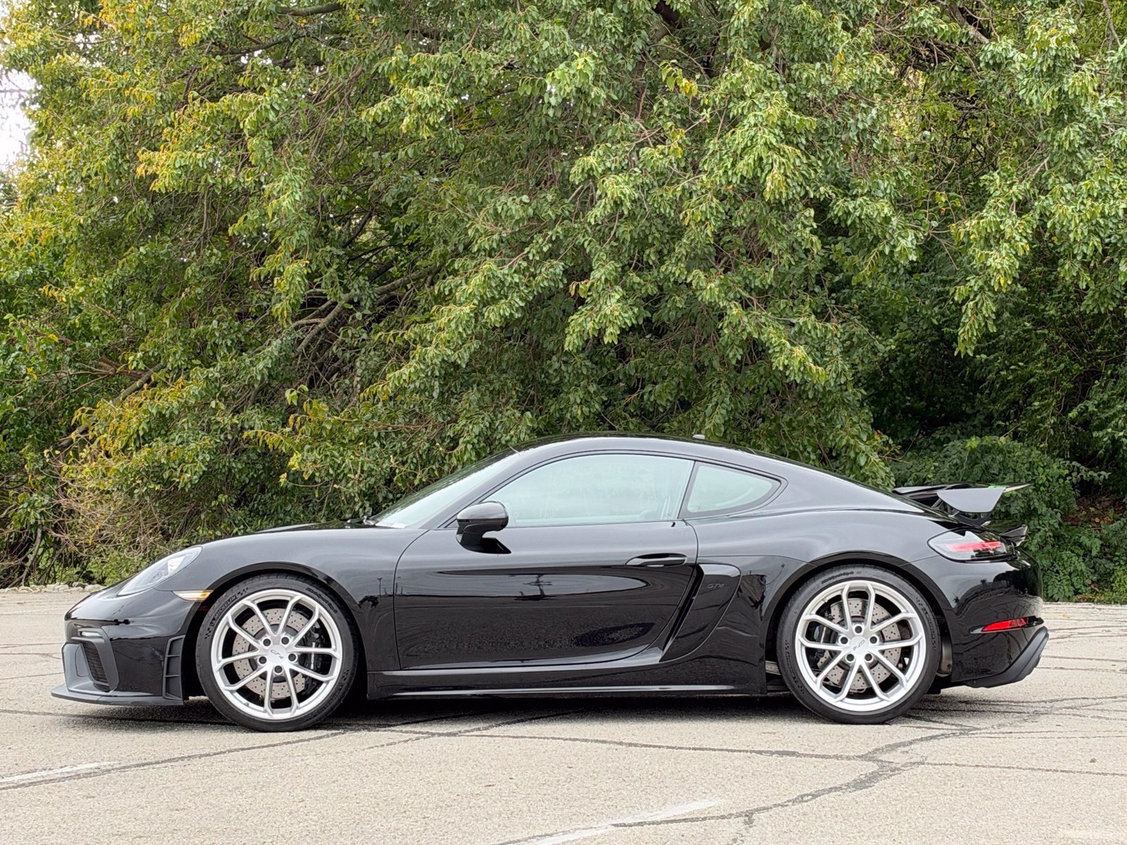 Used 2020 Porsche 718 Cayman GT4 RWD image 2