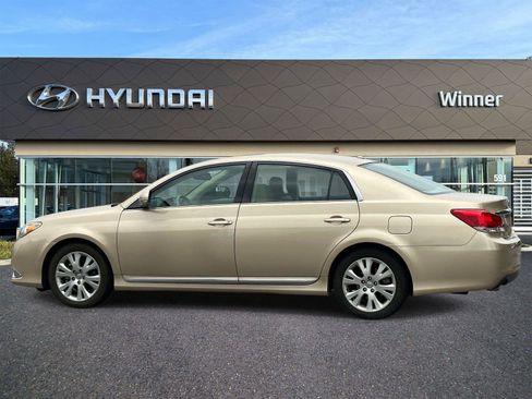 Used 2011 Toyota Avalon FWD image 2