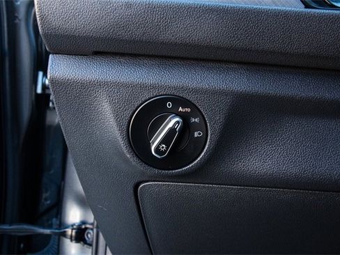 Used 2024 Volkswagen Jetta SE image 17