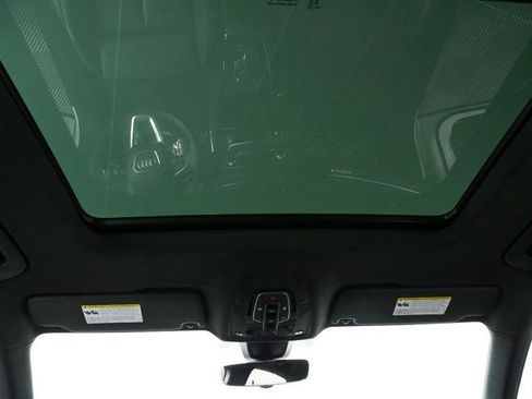 Used 2023 Audi Q5 2.0T Premium w/ Convenience Package AWD/4WD image 18