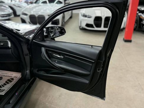 Used 2018 BMW M3 RWD image 15