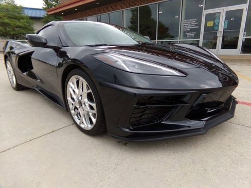 Used 2024 Chevrolet Corvette Stingray Premium Cpe w/ Z51 Performance Package RWD image 3