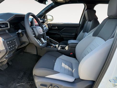 New 2025 Toyota Tacoma TRD Off-Road image 9